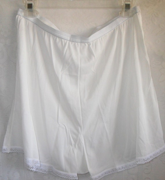 Vintage Pettipants Panty Panties Size 40 by desertgraceboutique