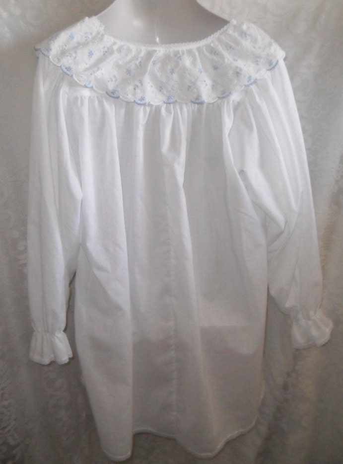 Vintage Poet Nightgown Nightshirt White Eyelet Ruffle Size