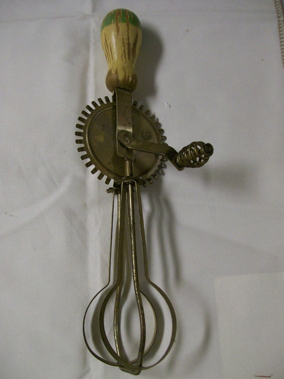 Vintage ROTARY Mixer GREEN WOOD Handle Egg Beater Hand Held