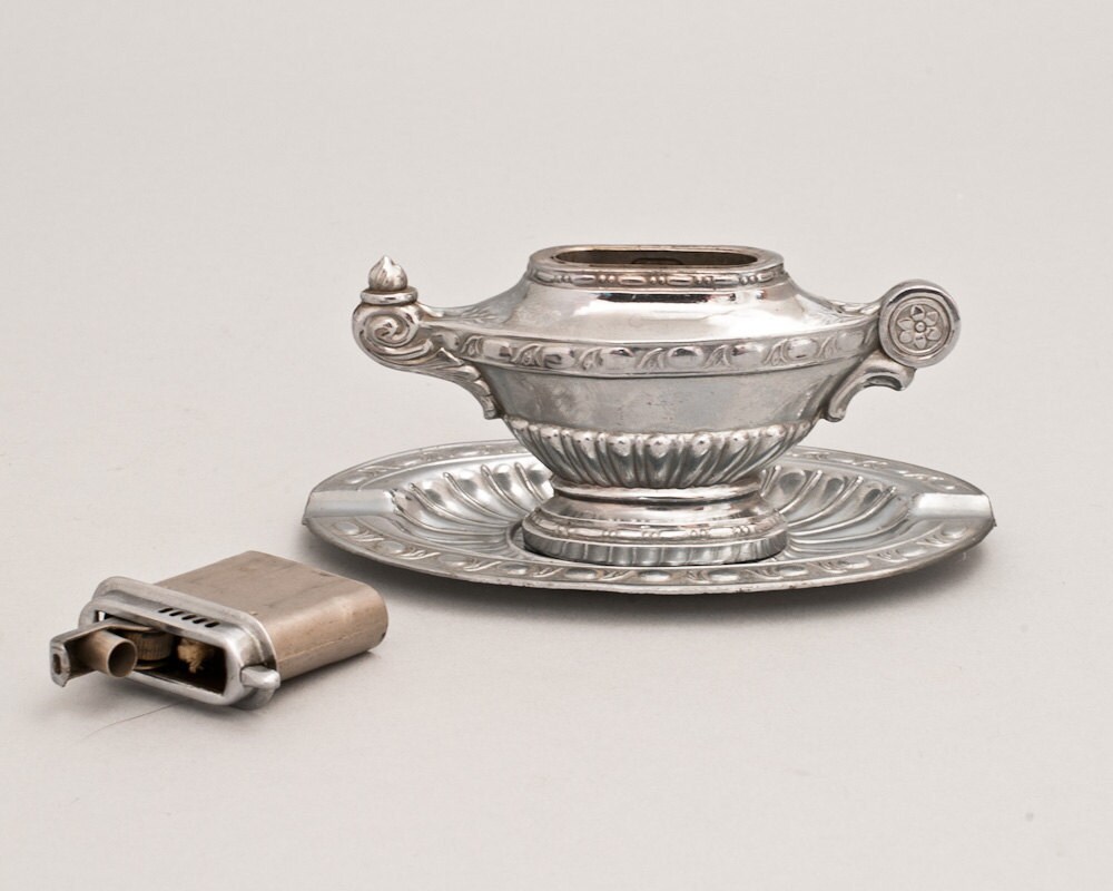 Aladdin Lamp Table Lighter Set Made In Occupied Japan