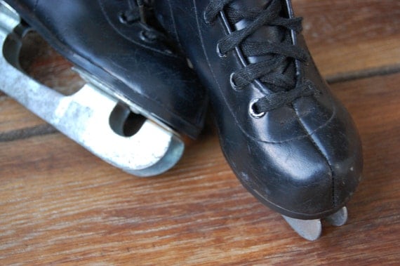 What are double blade ice skates? Why are double blade ice skates ...