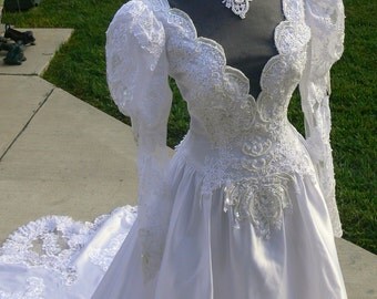 sold Princess Di White Bridal Wedding dress with Pearls and Long Train