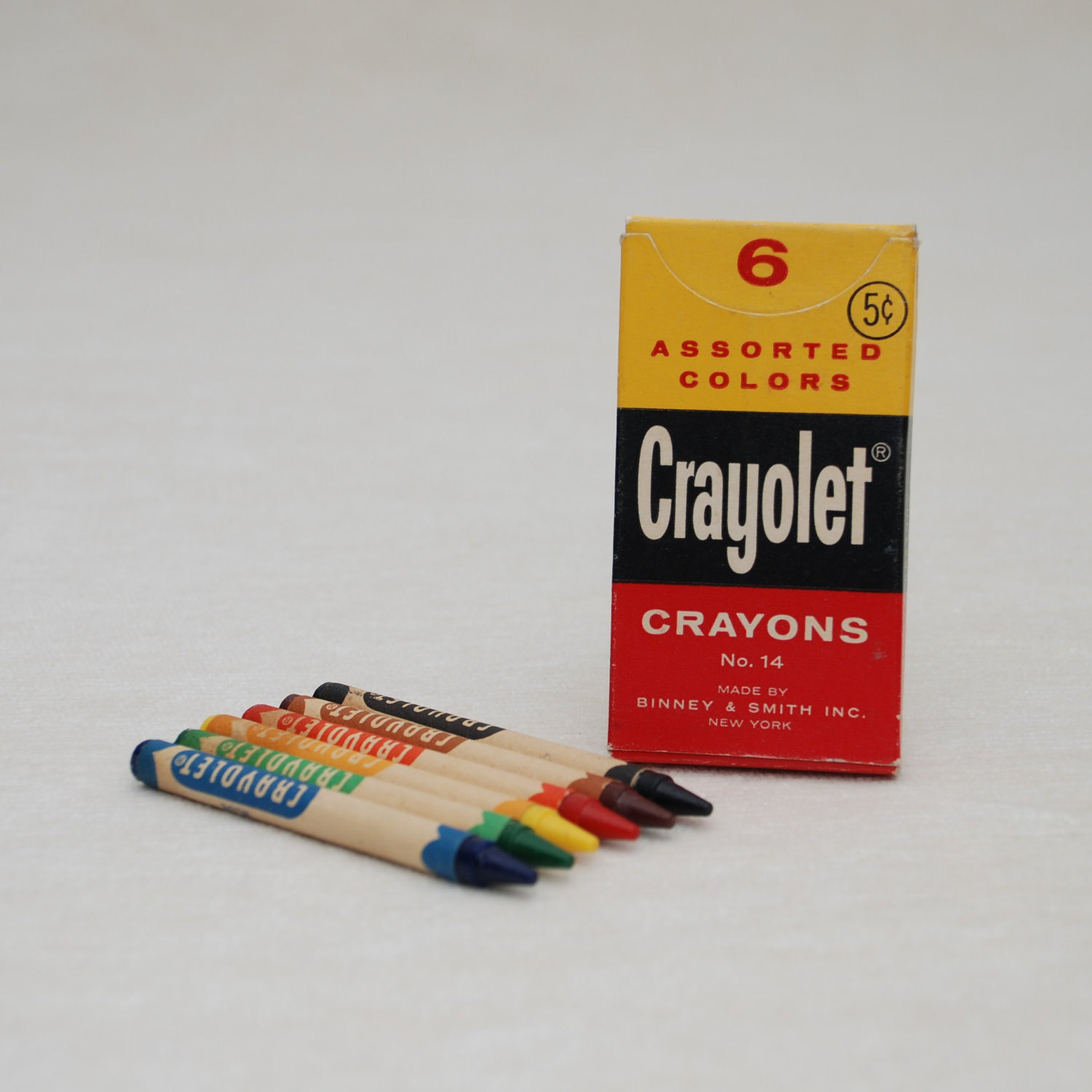 Vintage Crayons Crayolet 6 Assorted Colors by backalleyvintage