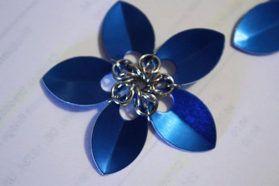 Flower Pendant, Scalemaille Jewelry, Chainmaille Flower, Chainmaille Jewelry, Flower Barrette, Scalemaille Barrette, Metal Barrette,