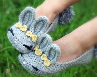 CROCHET PATTERN #212 - ADULT Bunny Slippers - Women's sizes 5 - 10 - Instant Download - The Classic Year-Round Bunny House Slipper kc550