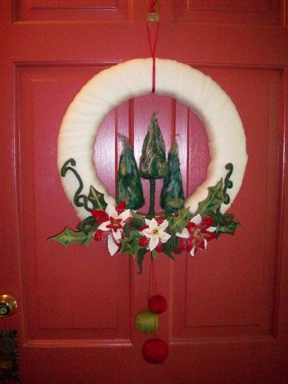 Needle felted holiday wreath green trees red by CurlyFurr on Etsy