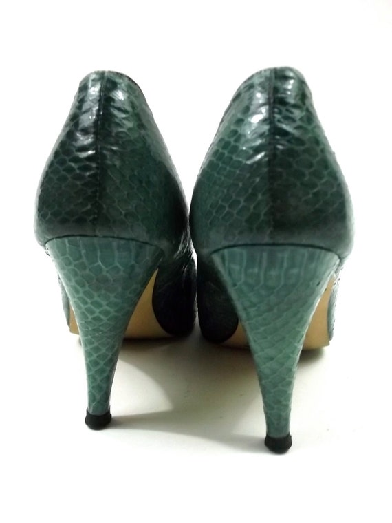 Emerald Green Snake Skin High Heels // Womens shoe size 7 1/2