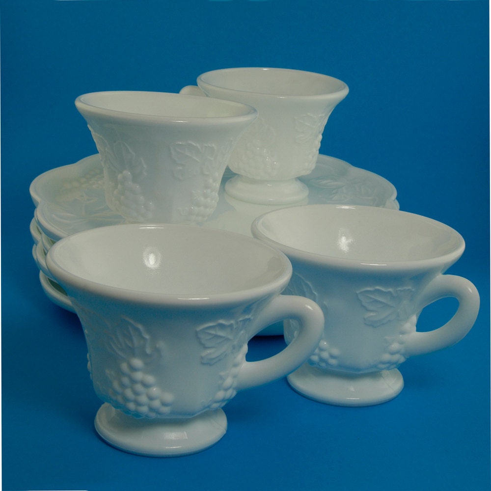 Vintage Colony Harvest Grape Milk Glass Snack Set