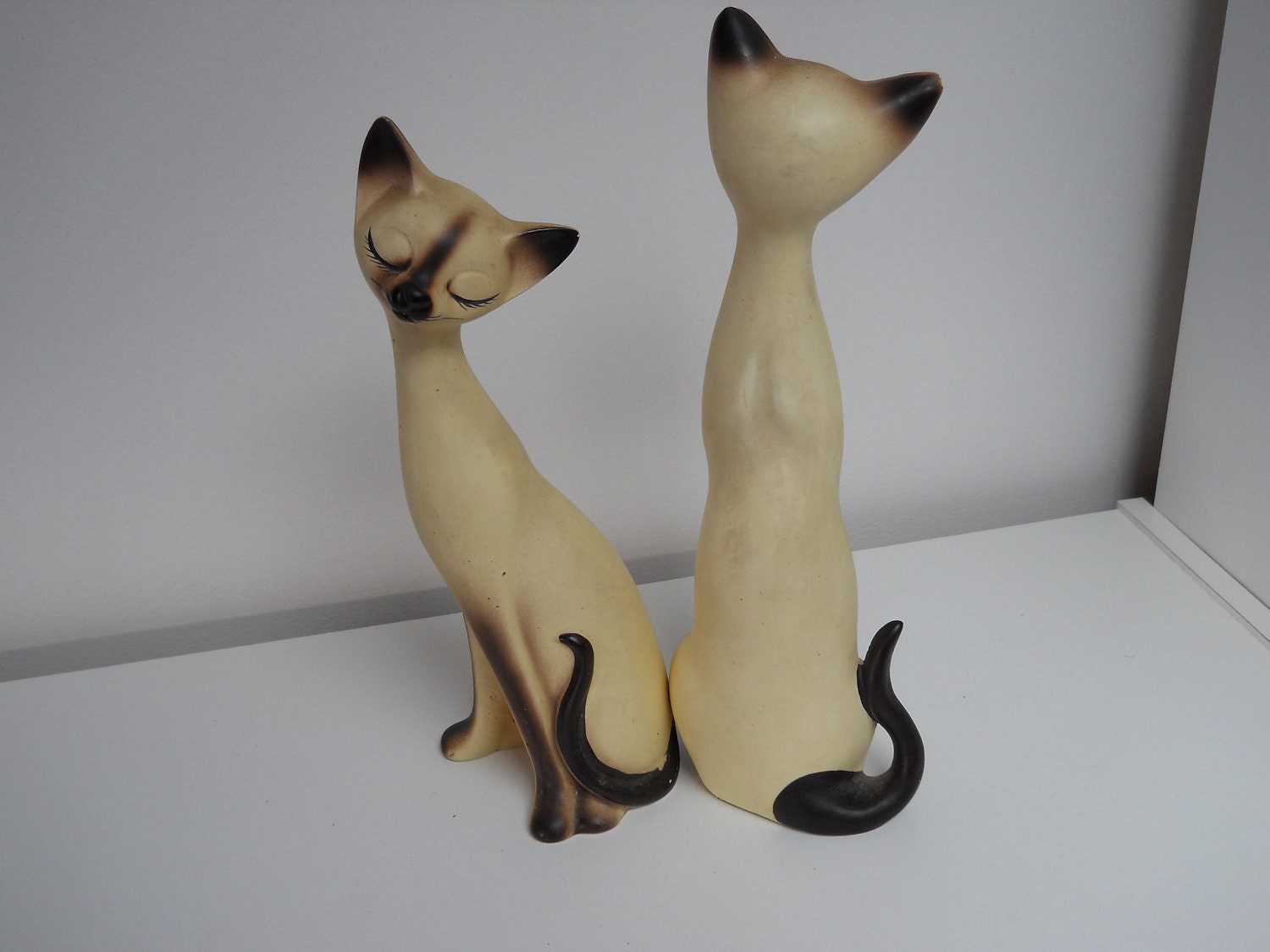 siamese statue