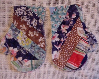 Cutter Quilt Mittens Appliques, Feedsack Mitten Patchwork Pair Cutouts, Vintage Primitive Embellishments, Upcycled Old Quilt itsyourcountry