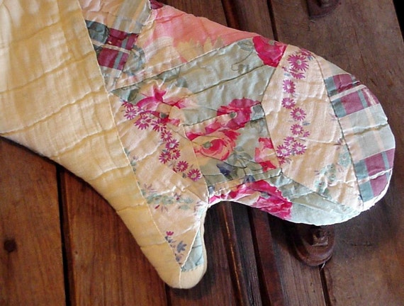 farmhouse oven mitt prim folk art hand quilted potholder from farmhouse oven mitt prim folk art hand quilted potholder from