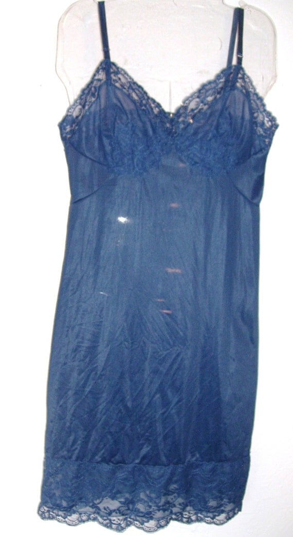 Vintage Navy Full Slip 34A Vassarette of Hollywood Excellent