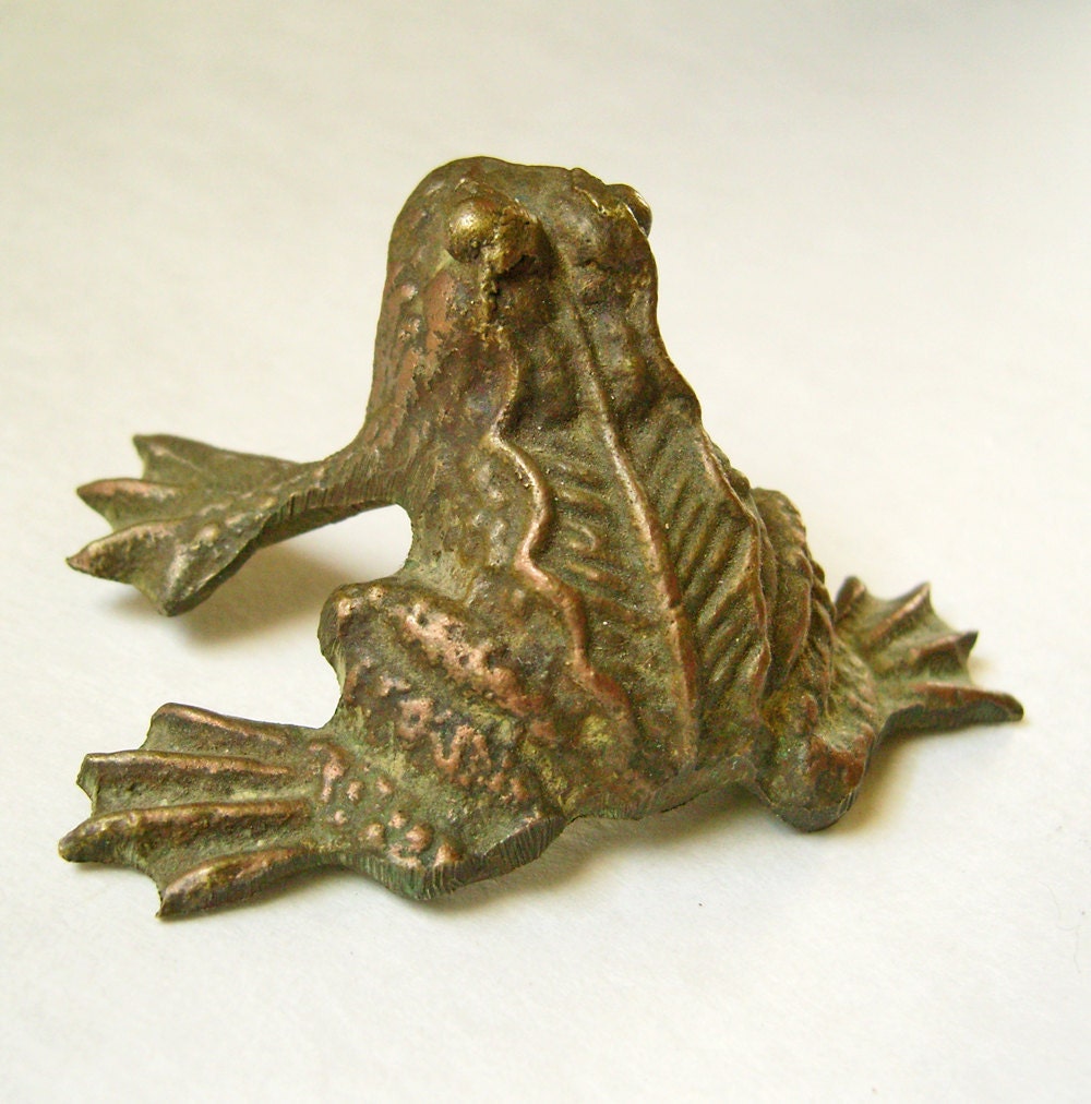 Vintage Brass Frog Figurine by fancifulanne on Etsy