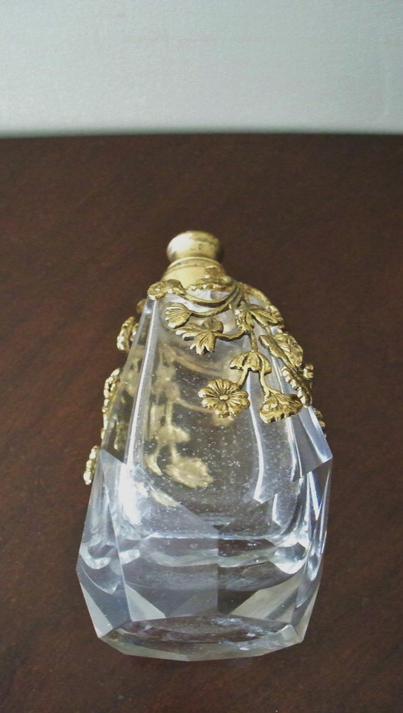 Vintage Cut Crystal Perfume Bottle Gold Filigree Ornamentation 5904