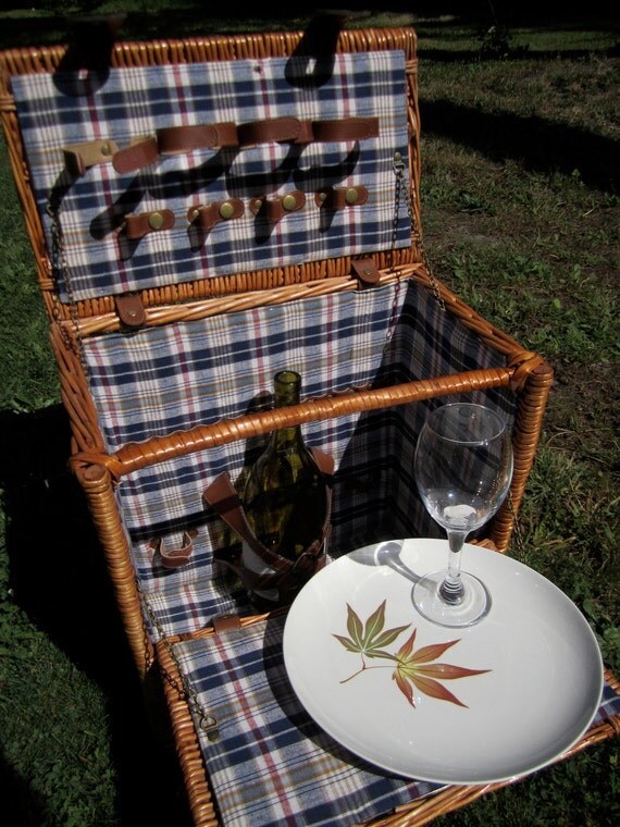 Picnic Basket Wine Wicker Luggage Hamper Vintage Huge fold out