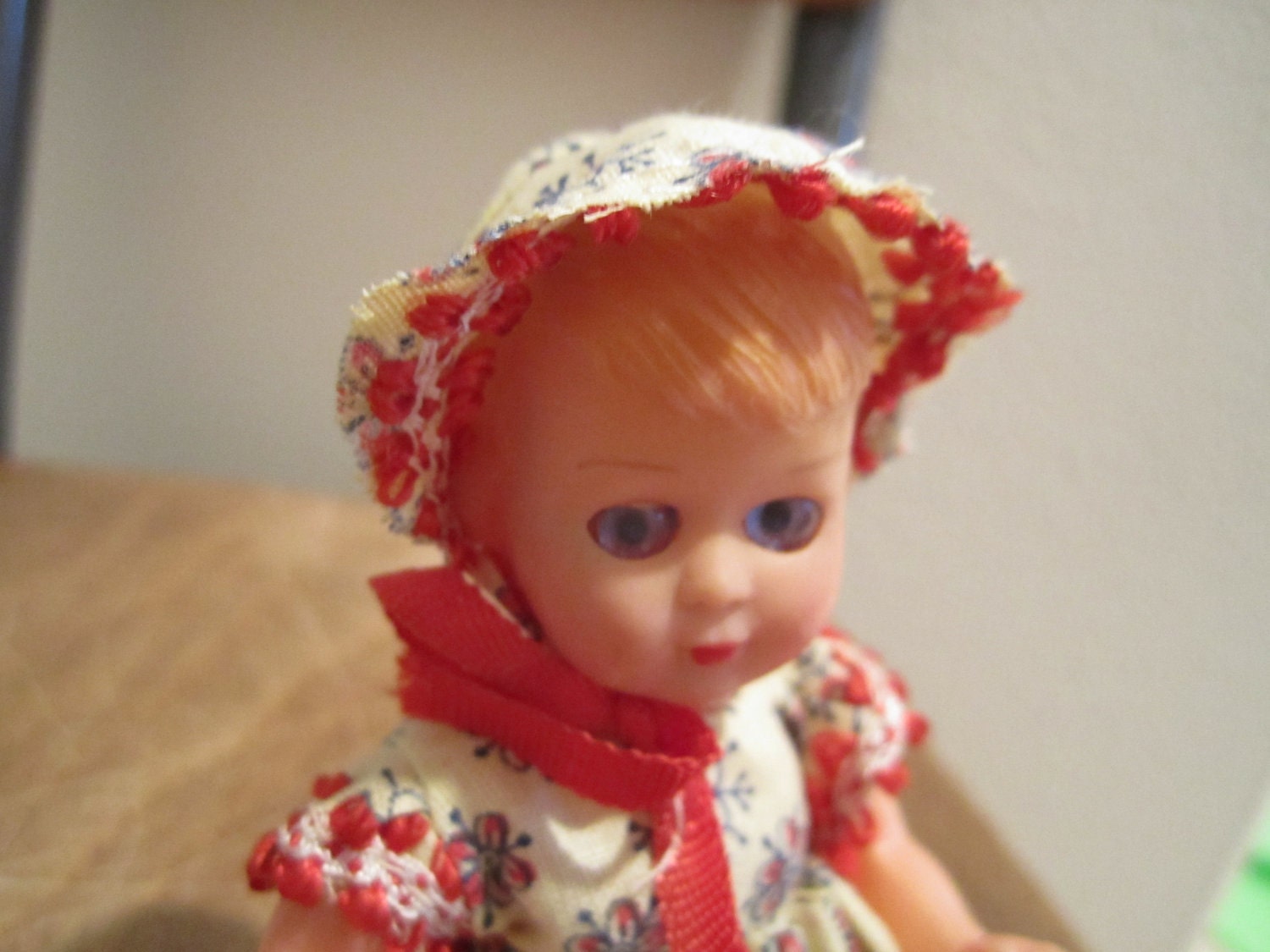 eye closing doll