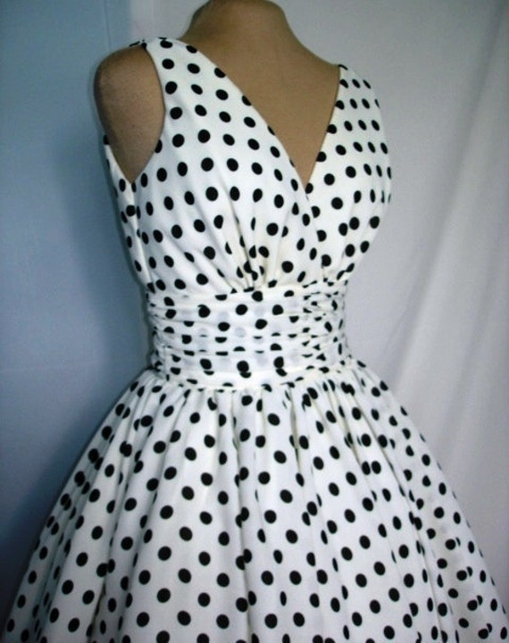 Polka dot cocktail dress with 50s inspired V neck design in cotton custom