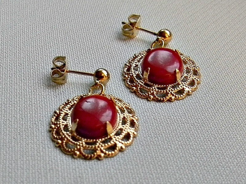 Earrings Stud Red Coral Cabochon in Gold Plated Fancy