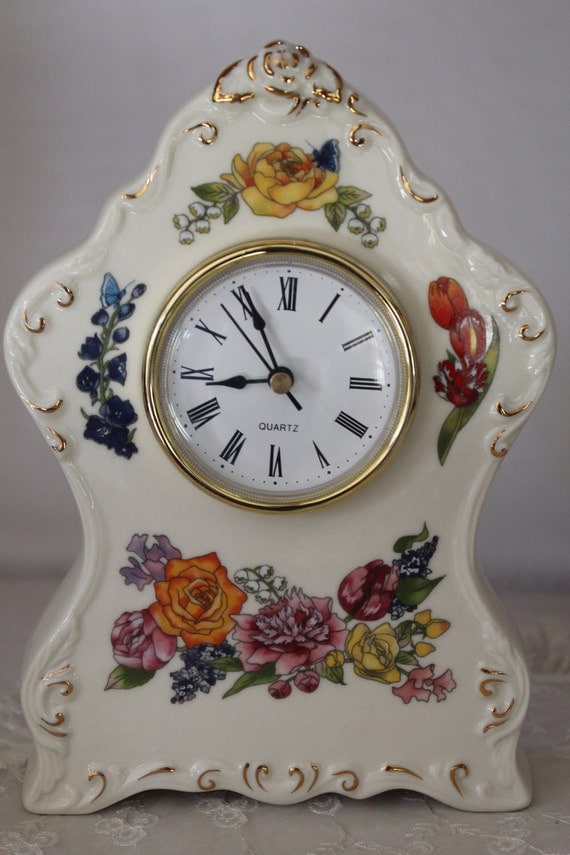 Clock Vintage Ceramic Flowers