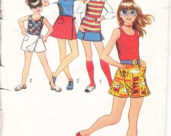 1972 Sewing Pattern Simplicity 9955 girls scooter skirt and top size 8
