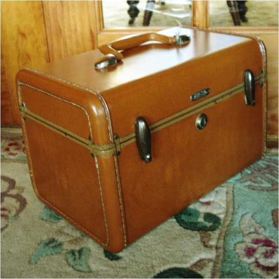 Vintage Style Train Case 9