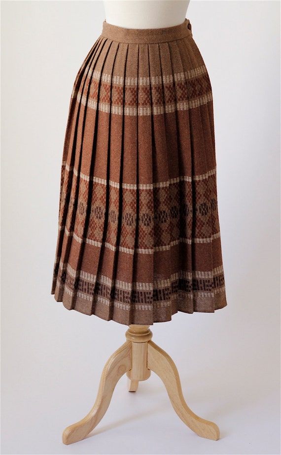 1970s vintage pleated wool skirt