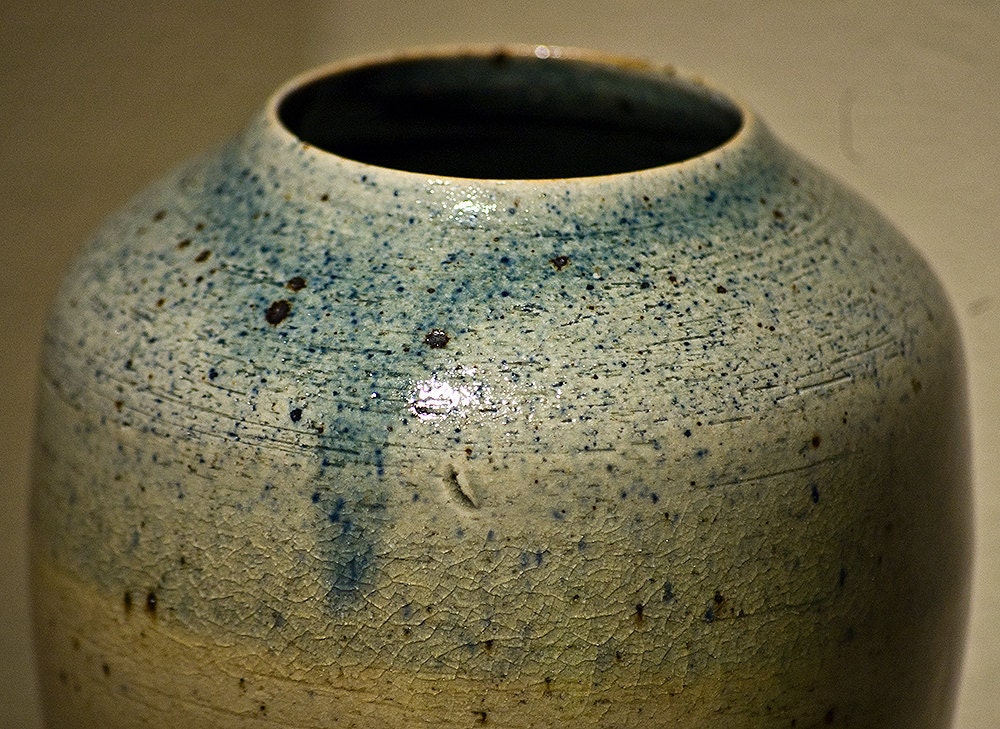 Beautiful elegant Orcas Island Pottery vase signed AH