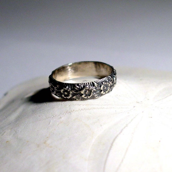Rustic flower ring sterling silver DAISY band by MineOverMatter