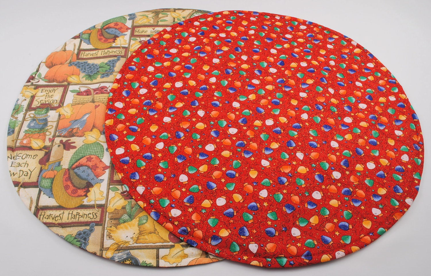 ChristmasTable Runner, Round Table Runner, Quilted, Reversible, 20'' di.