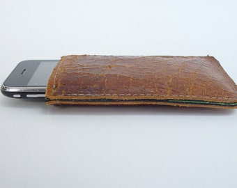 I Phone case from recycled leather sports equipment