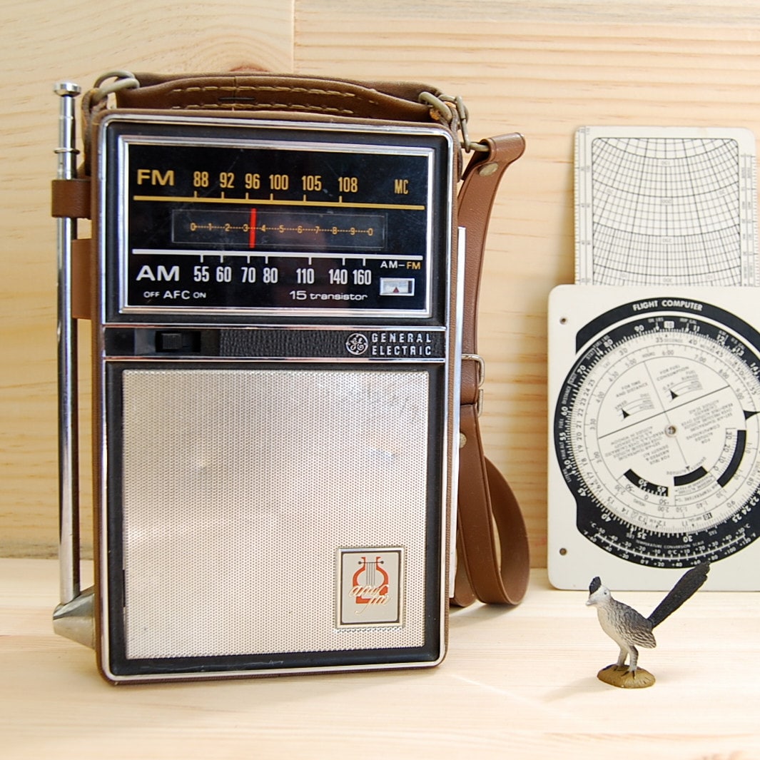 antique transistor radio