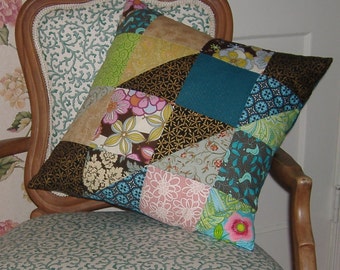 SALE NOW 40 PERCENT offPretty Patchwork Pillow