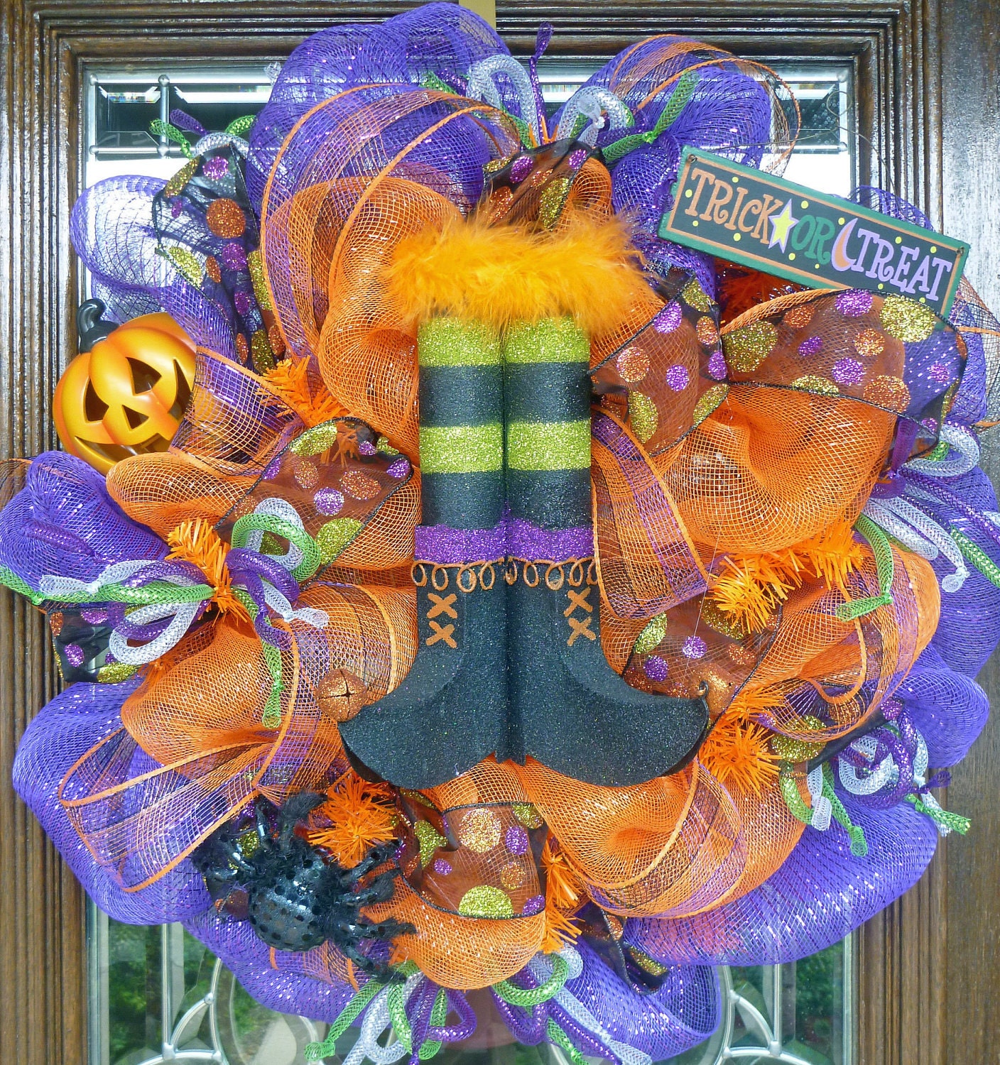 WITCHES BOOTS HALLOWEEN Wreath