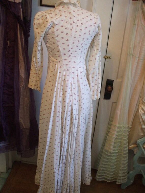 Victorian MORNING DRESS Mulberry FLORAL Sprigged Muslin