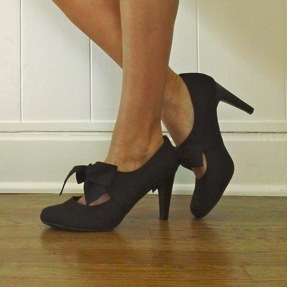 Mary Jane Pumps // Bow Tie Black Pump Heels // by JACKNBOOTS