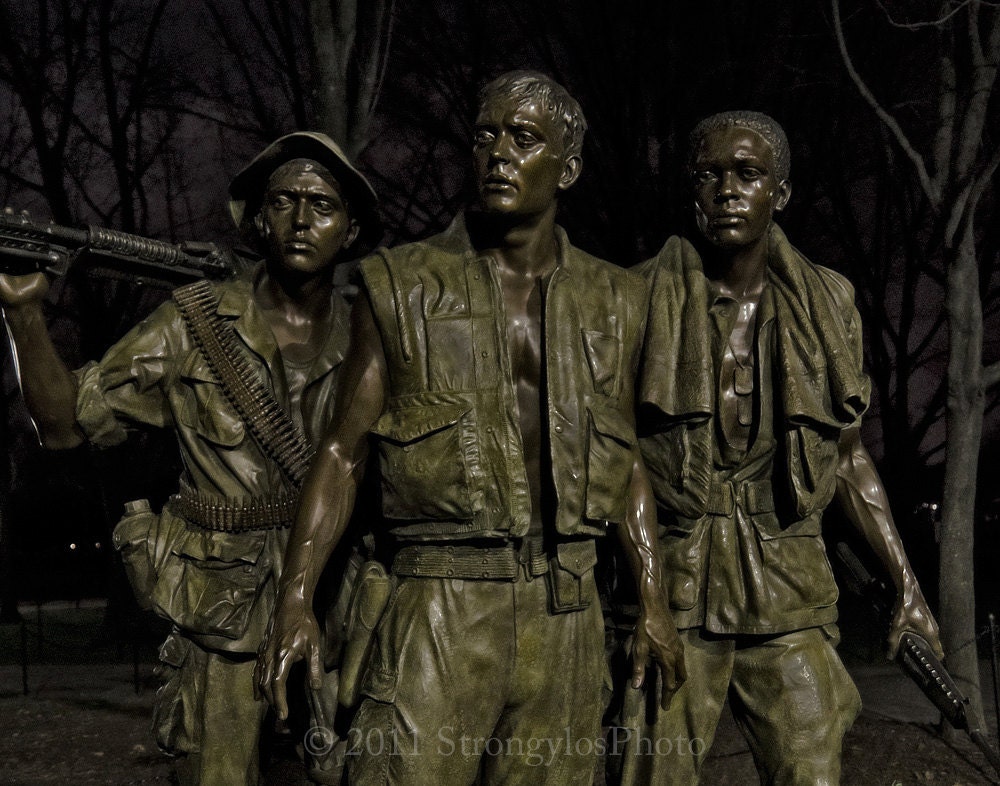 Vietnam War Memorial photography statue 3 servicemen