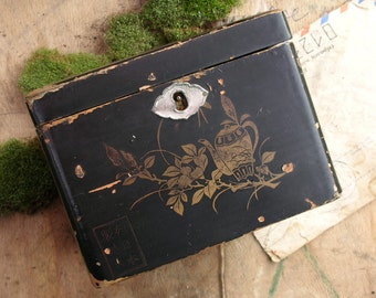 Vintage box, use in mixed media art, shadow boxes, keep your treasures and secrets...