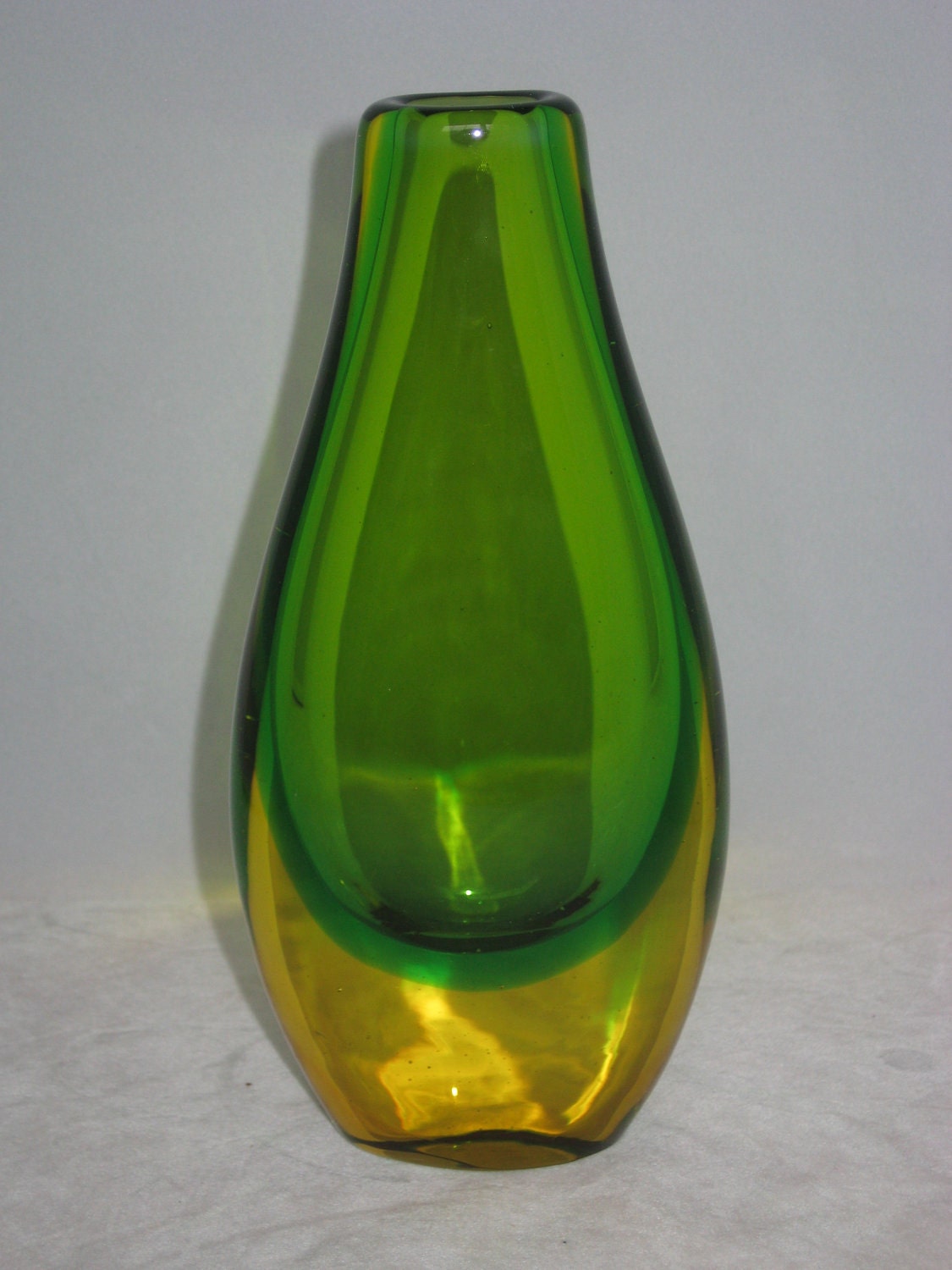 Murano Sommerso Uranium Vaseline Green & Yellow Art Glass Bud