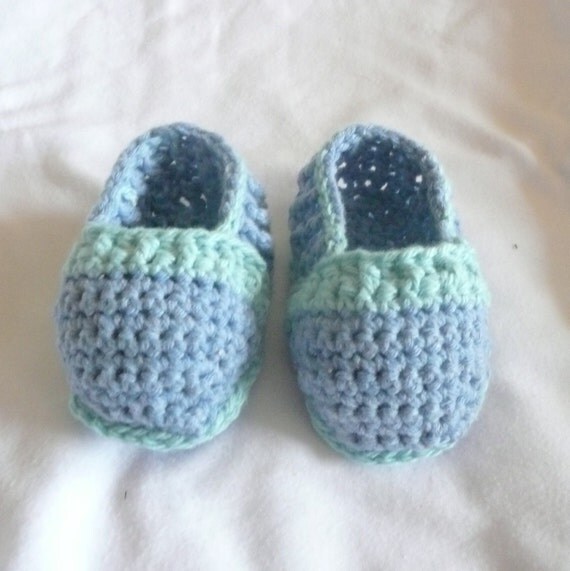 Items similar to Baby BOOTIES CROCHET PATTERN Dinky Denim Shoes ...