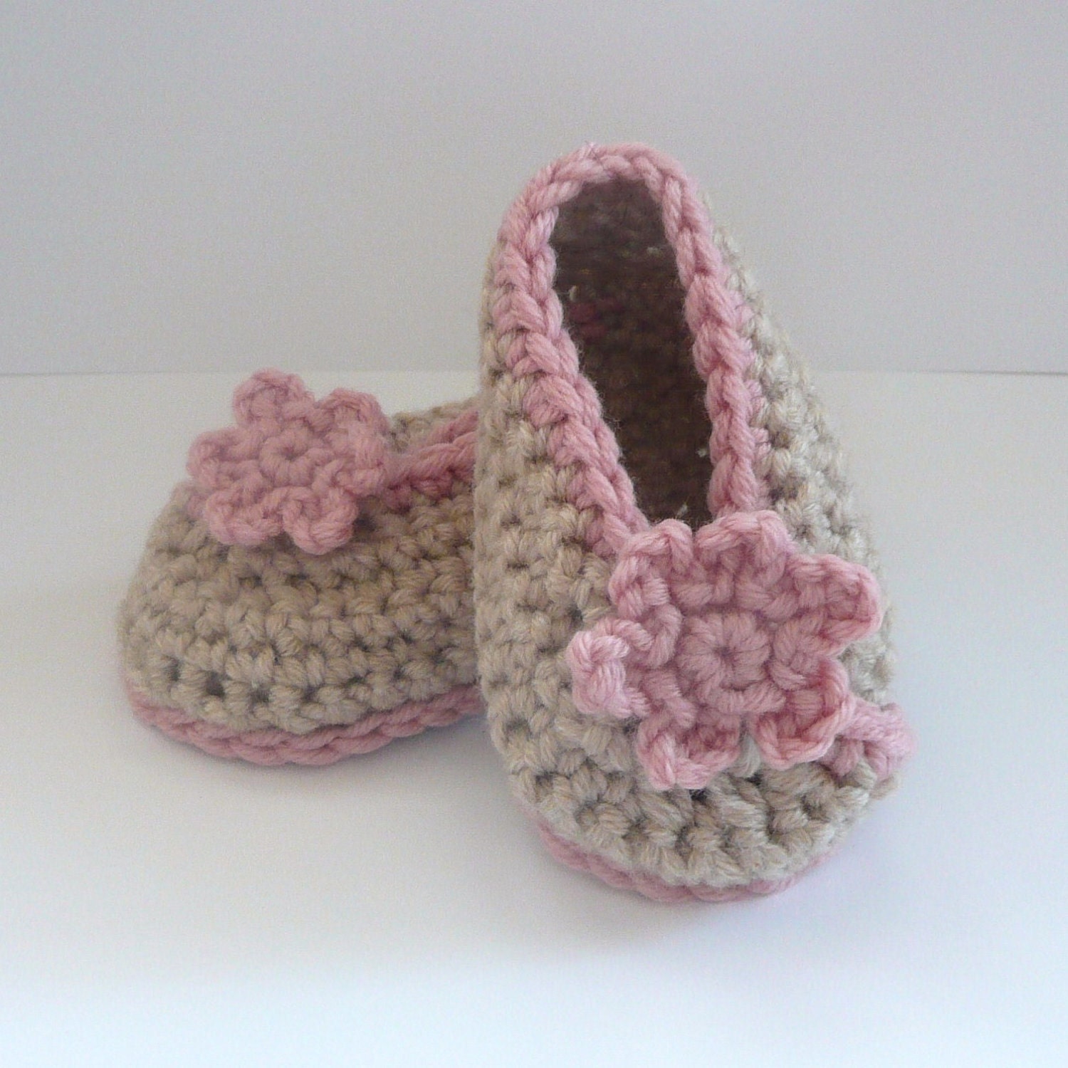 Crochet PATTERN Baby Booties Crossover BABY SHOES by Keen2Crochet