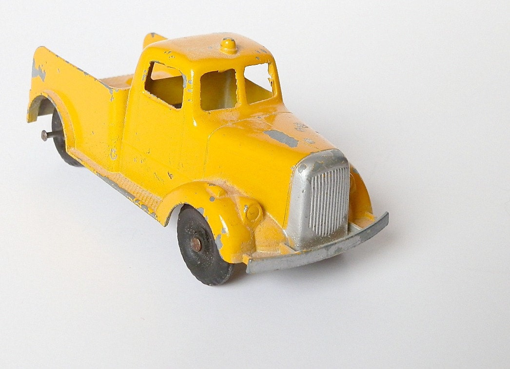 Vintage Toy Truck Tootsie Toy 1930s Yellow by DairyFarmAntiques