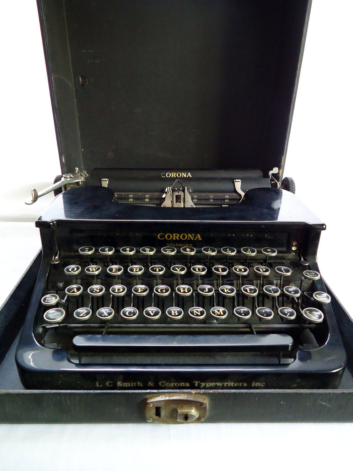 SALE Vintage Corona Standard Typewriter with by thescreenporch