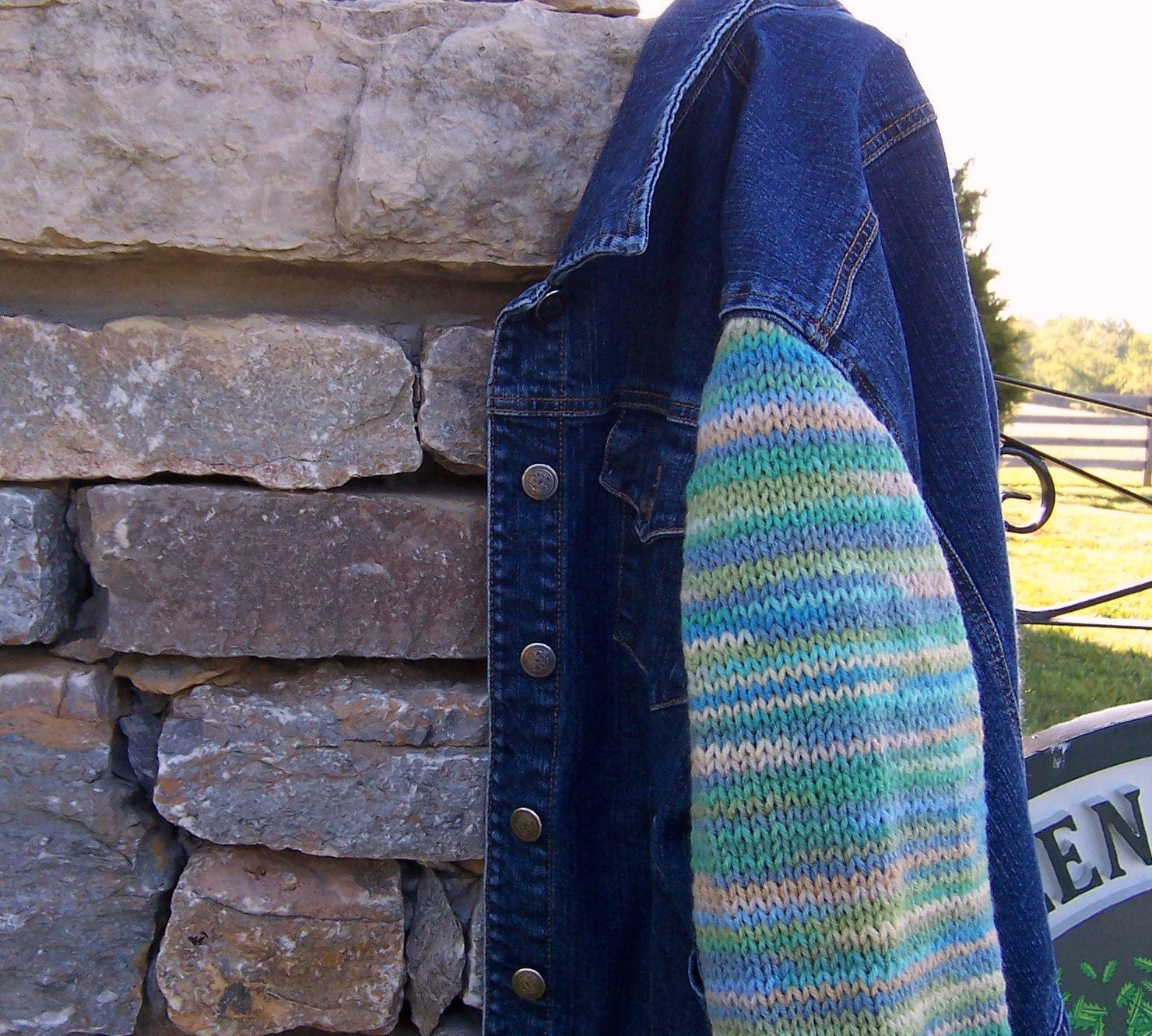 Women's Denim Jacket Sweater Sleeves Size Large Yarn in