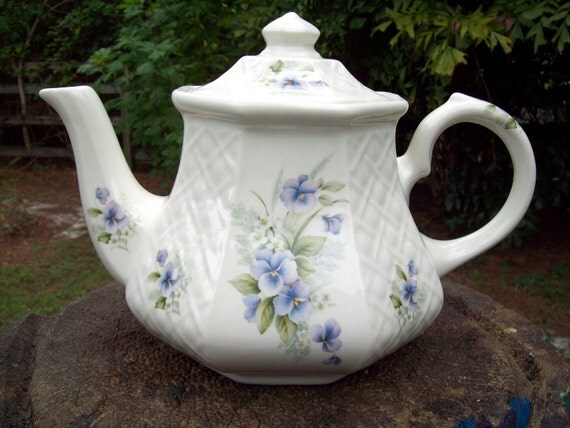Sadler+China+Made+in+England Sadler Teapot Windsor Made in England by southernpines on Etsy