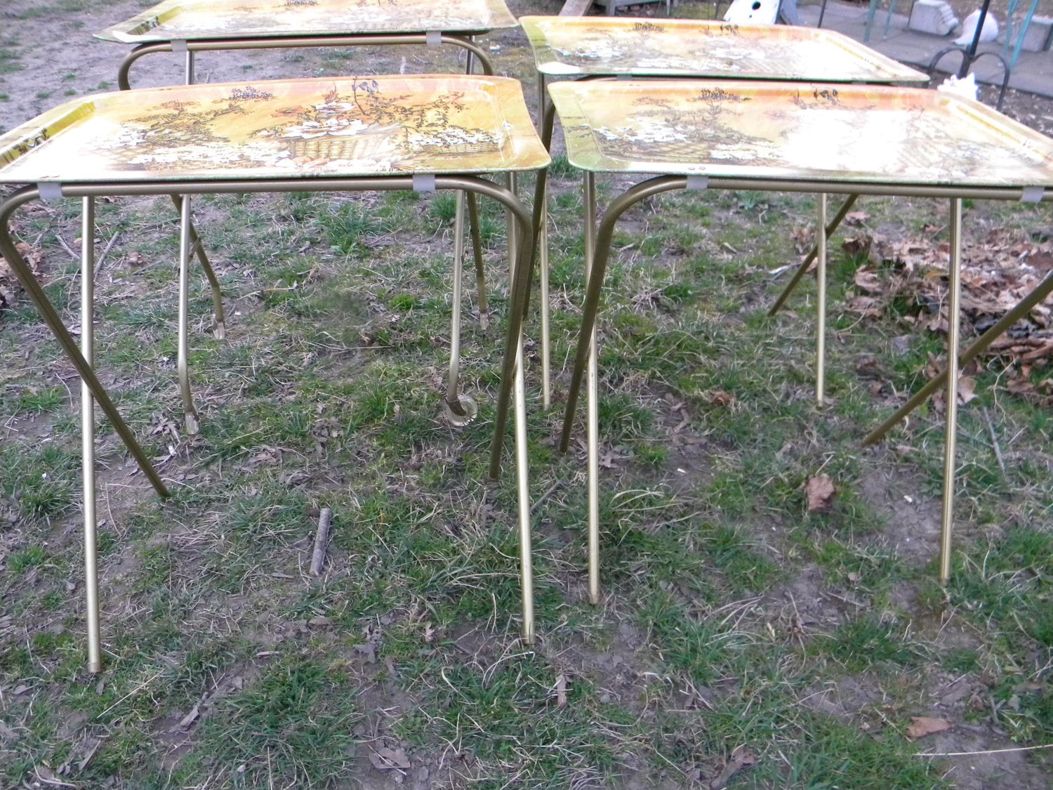 4 clean vintage metal MID CENTURY lavada tv TRAYS stand set w