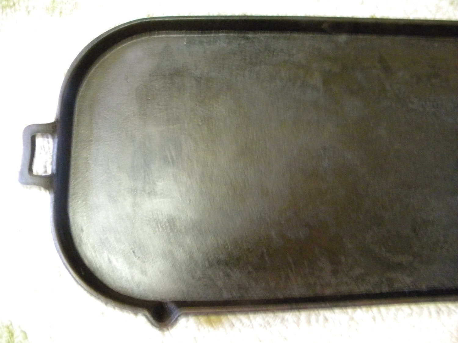 good shape antique CAST IRON GRIDDLE skillet oval spout break