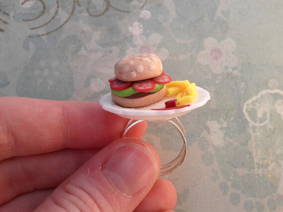 Cutie Burger Ring