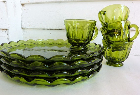 Green Glass Luncheon Serving Set 4 Cups and Plates Vintage