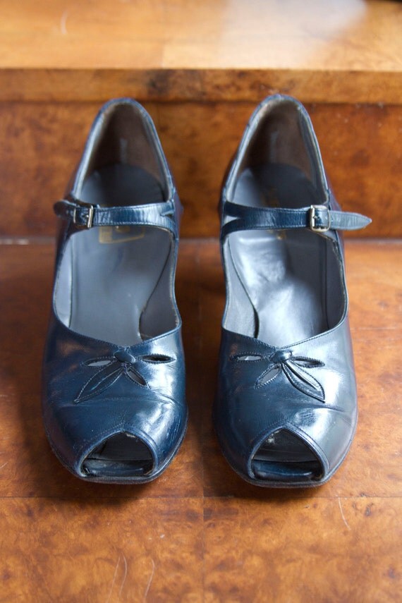1940's Navy Mary Janes Peep Toe Low Heels Sz 6 6.5