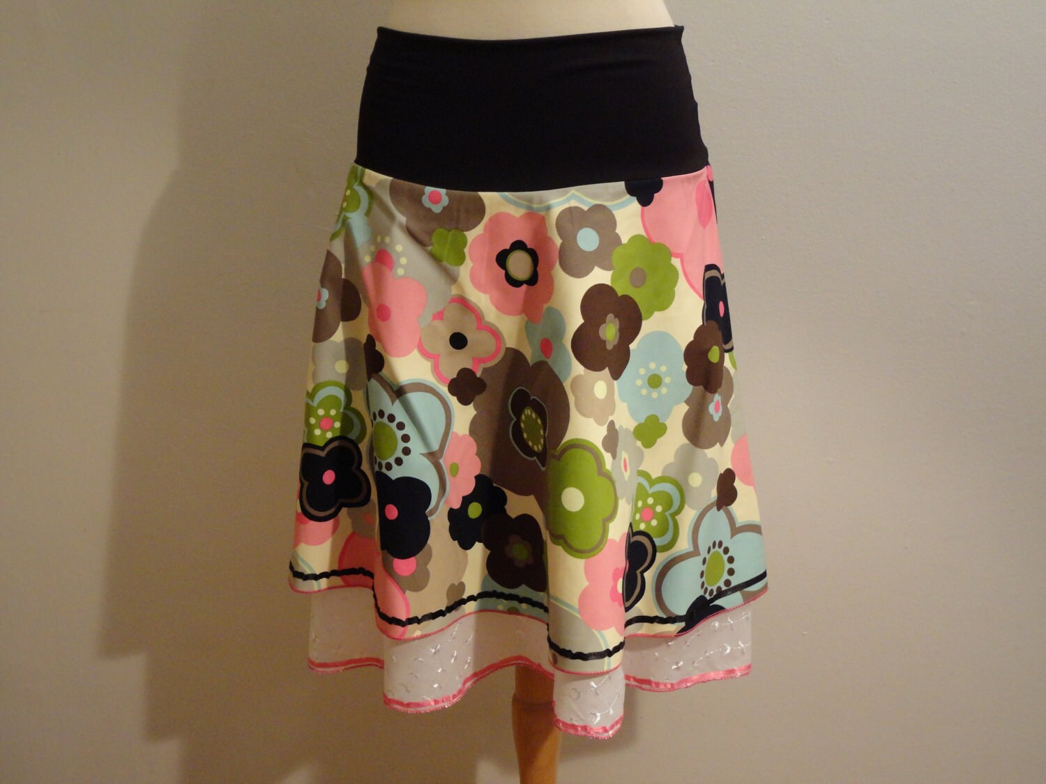 knee skirt 2 layers colorful floral print with white lace as